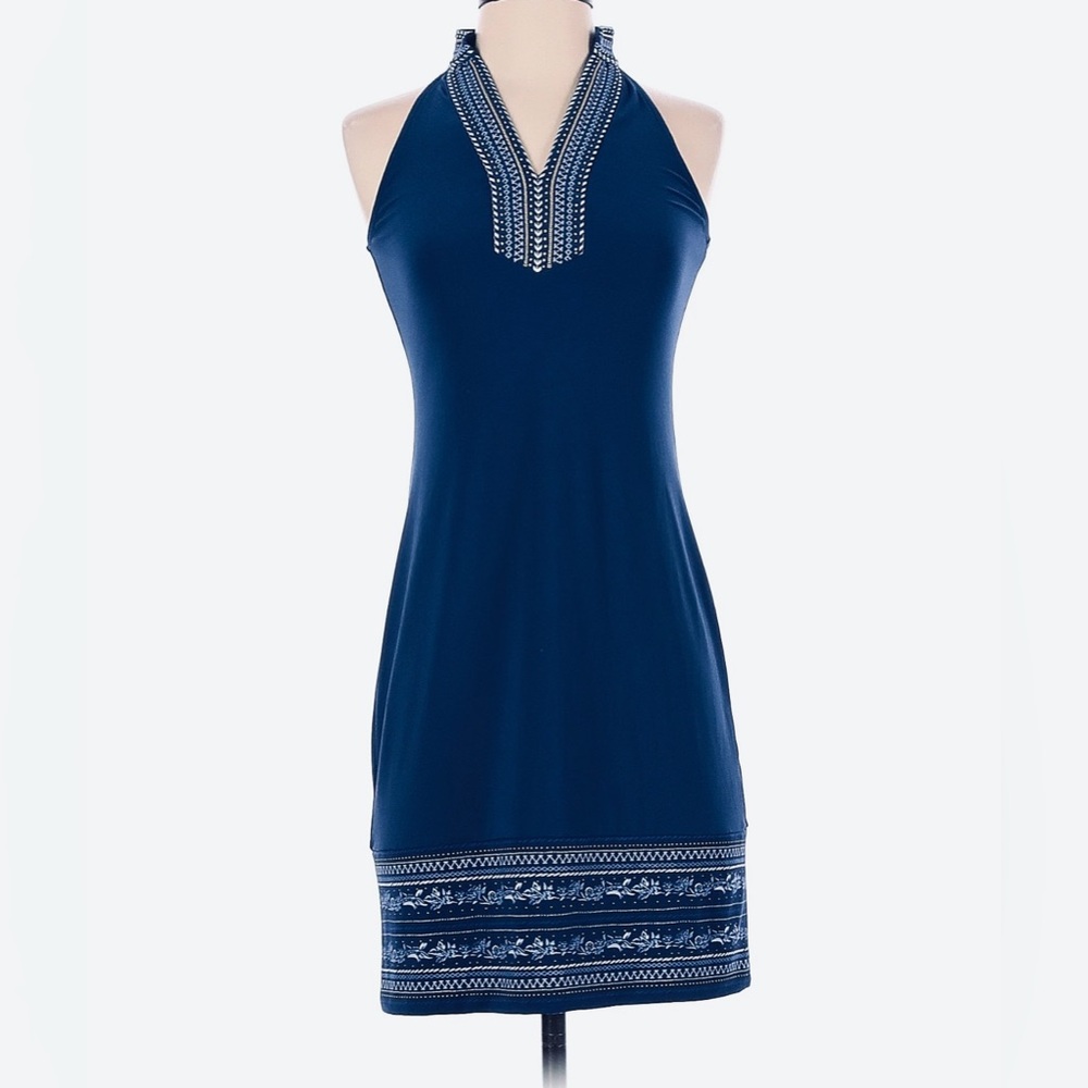 White House Black Market blue knit shift dress with elegant embroidery.